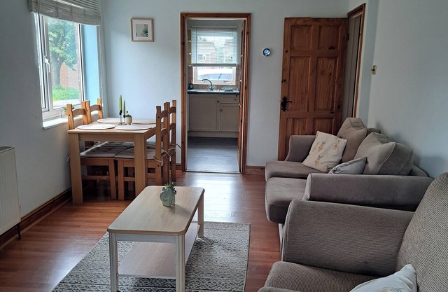 Cute little 2 bed near Cambridge