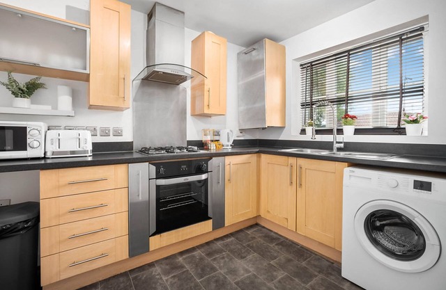 Cute Modern Mews Home in Oldbury