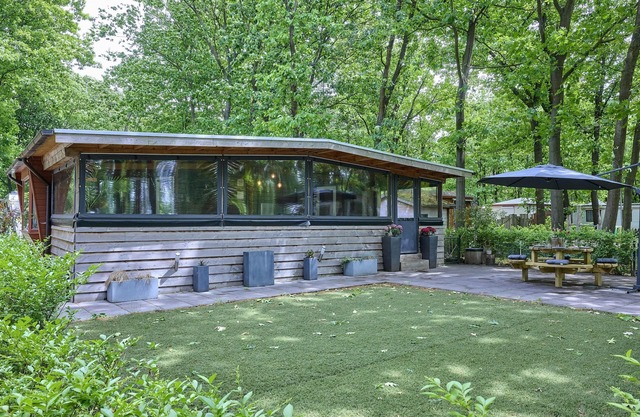 Belle maison avec jardin d'hiver et jardin clos