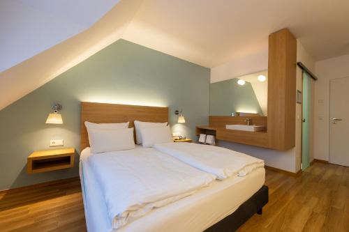 Cuxlandhotel Doppelzimmer 111
