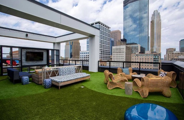 CW | Studio | Sky Lounge | Rooftop Pool | Gym | Y