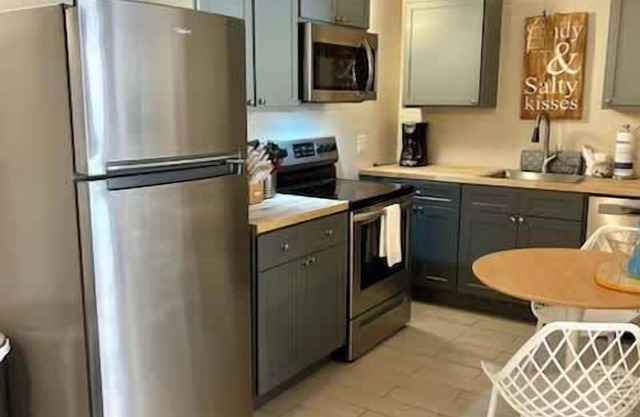CWB Retreats at Baymont Lofts - Loft B