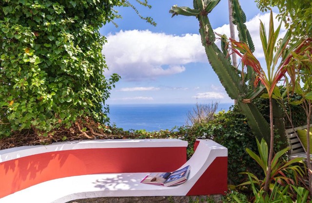 Cyane & Vigo's Cottage, Caminho do Massapez, n.º40