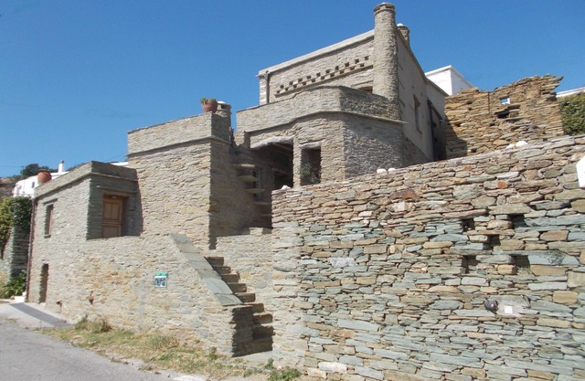 La maison d'hôtes du musée de l'olive des Cyclades avec une visite gratuite d'1 h au musée de l'olivier.