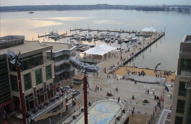 D. C Metro Area-élégant condo 2 chambres au National Harbor