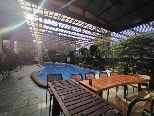 D'Laman Tok Sira 30Pax 5R3B with Olympic size private pool