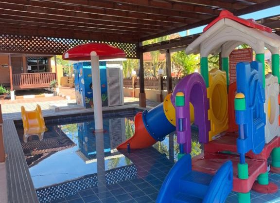 D'Razna Chalet Pantai Seberang Takir