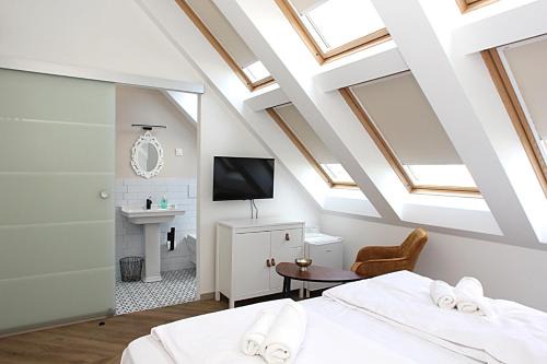 D Rooms