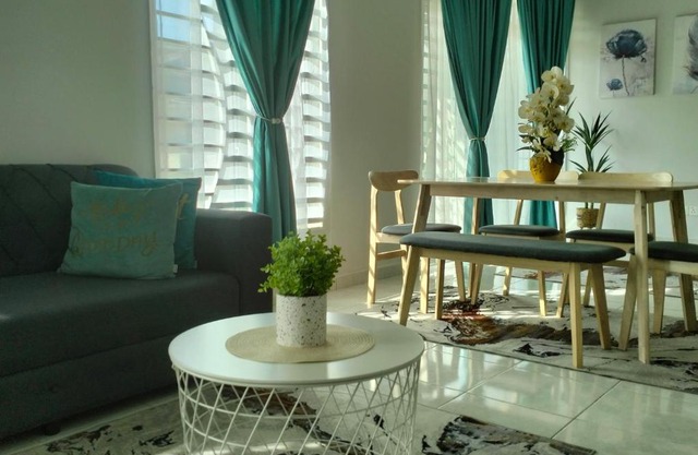 D'Sara Homestay Fully Furnished 3 bedrooms All Aircond 2 miles centre