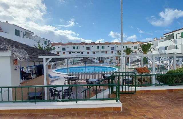 D104 alondras park ground floor pool view