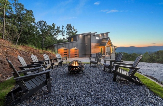 Dahlonega Estate - Modern Luxury Mountain Home