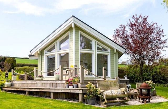 Daisy Lodge & Hot Tub, reduced nightly price!
