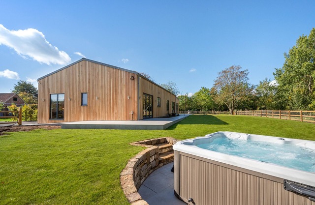 Daisy's Barn - Quatre Chambres Maison, Couchages 8