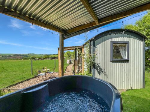 Daisy Shepherds Hut
