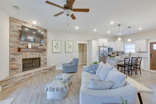 Dale Hollow Lake Retreat with Patio and Mtn View!