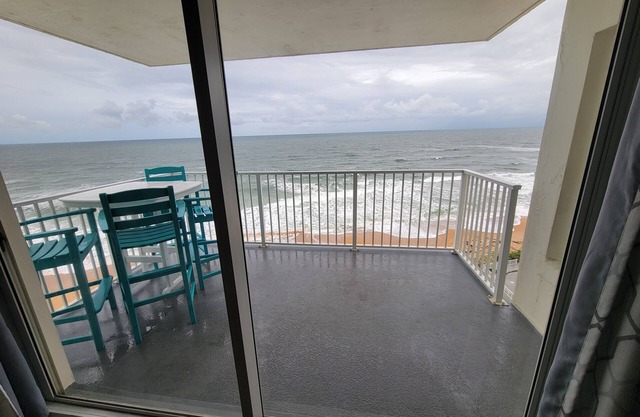 Dalton's sand and surf oceanfront 2-bedroom condo in enchanting Ormond Beach