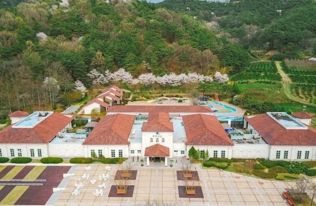 Damyang Spa and Tourist Hotel