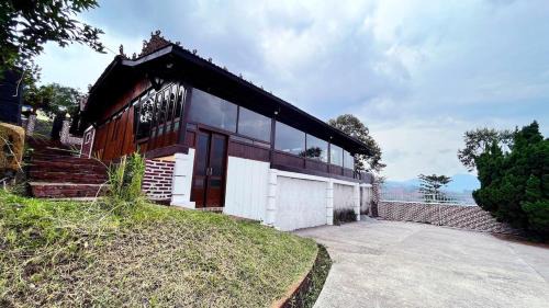 Dapur Caringin Tilu Villa Joglo