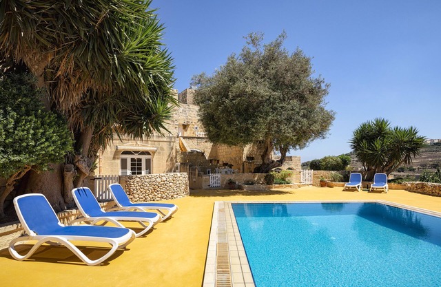 Dar ta' Katarin - 2 bedroom house with valley views