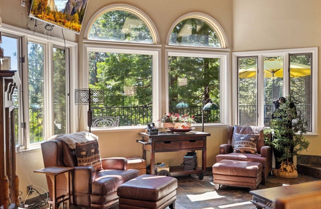 Dardanelle Retreat - 4,200 sqft summer paradise with gorgeous views!