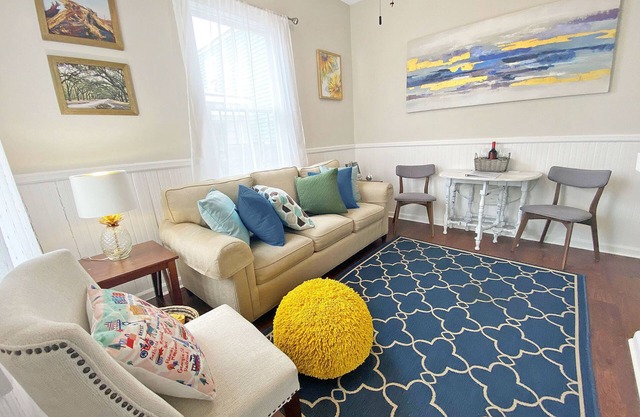 Darling Downtown Cottage with Two King Beds