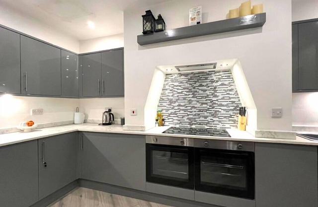 Darlington Suites by SA Stays
