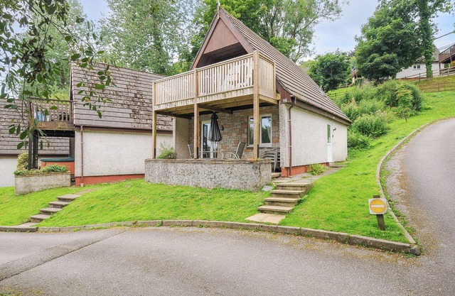 DART LODGE, pet friendly, character holiday cottage in Callington