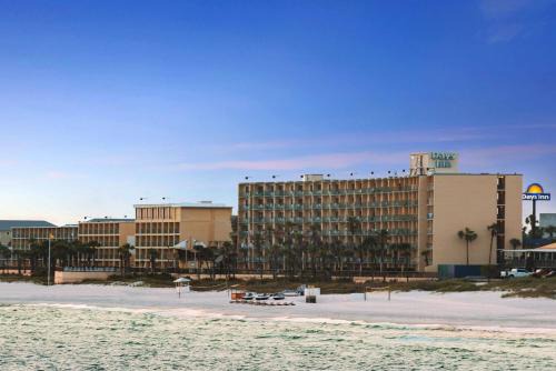 Days Inn by Wyndham Panama City Beach Beachfront Resort