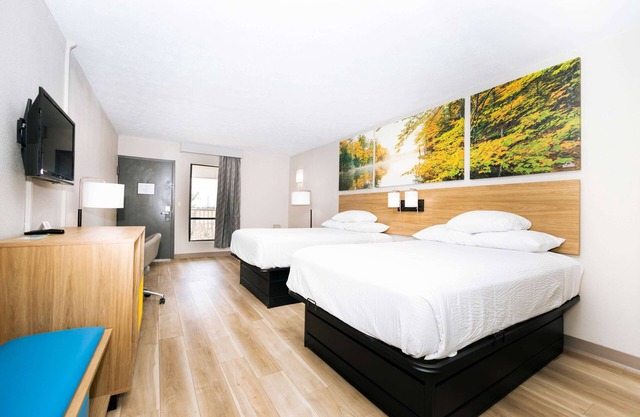 Days Inn by Wyndham Cincinnati East