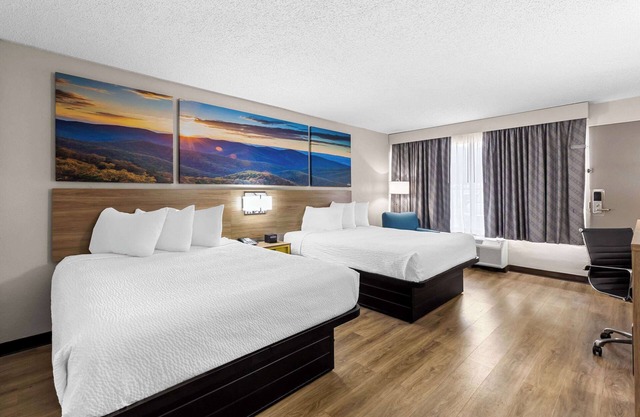 Days Inn by Wyndham Clayton