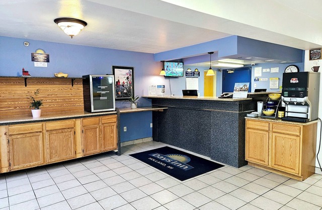 Days Inn by Wyndham Holland