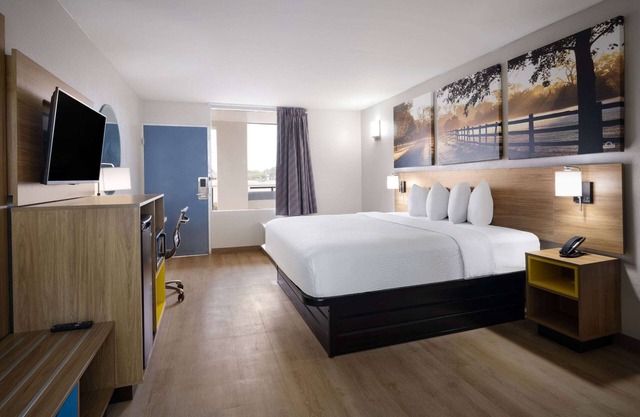 Days Inn by Wyndham Montgomery I-85