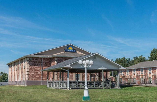 Days Inn by Wyndham Perryville MO