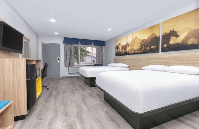 Days Inn by Wyndham South Fort Worth