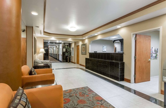 Days Inn & Suites by Wyndham Fort Pierce I-95