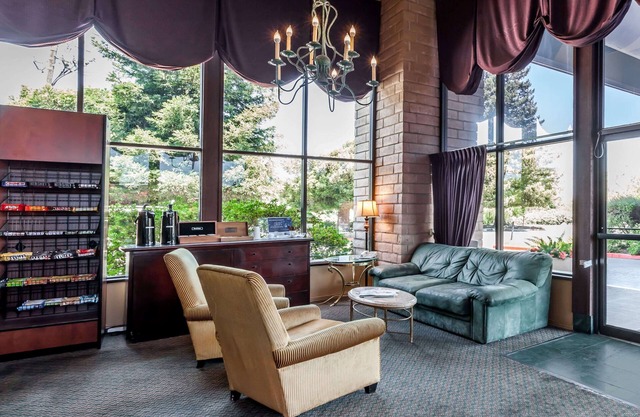 Days Inn & Suites by Wyndham Sunnyvale