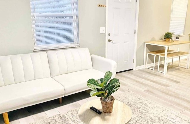 DAYTON CITY CENTER 1BR | Private Parking | Fast WiFi