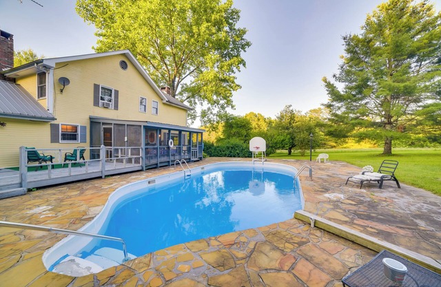 NOUVEAU! Dayton Home w / Pool, Porch & Deck sur 37 acres!