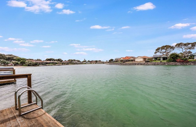DAZE OFF - near Victor Harbor