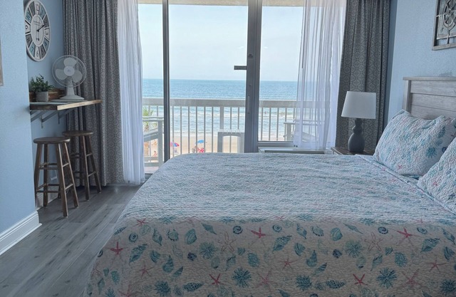 DBR Oceanfront 3'rd Floor King Suite, balcon privé
