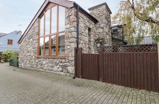 Ddol Helyg Barn, LLANRUG