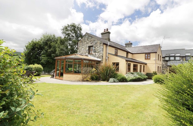 Ferme Ddol Helyg, LLANRUG