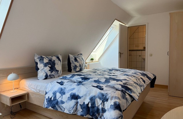 Double room for 3 guests with 16m² in Neu Hirschburg (271162)