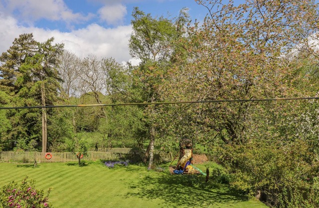 Dean Mews, HORSFORTH