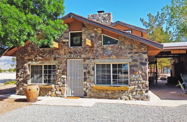 Maison rustique style 2bd / 2ba Home w / piscine privée