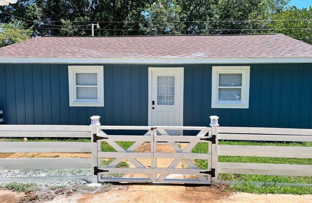 Charming Oasis Amidst Decatur’s Beloved Parks