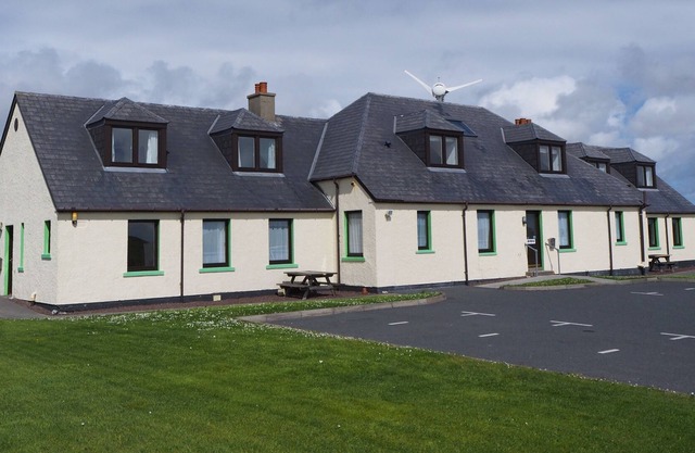 Decca Apartments