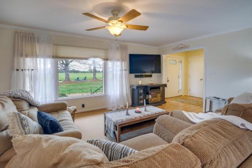 Deck and Pastoral Views! Bealeton Farmhouse Escape