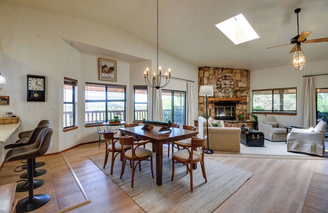 Deck + Gas Grill: Mtn-View Prescott Retreat!