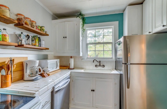 Deck & Grill: Downtown Pensacola Vacation Rental